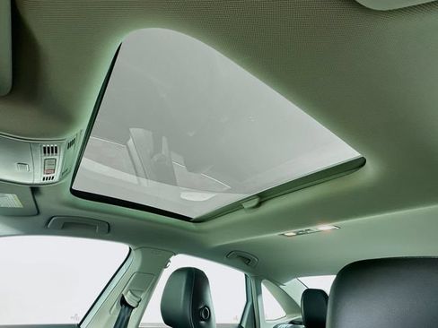 Used 2023 Volkswagen Jetta SE w/ Panoramic Sunroof Package FWD image 22