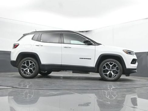 Used 2025 Jeep Compass Limited AWD/4WD image 23