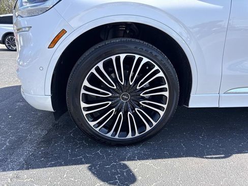 Used 2023 Lincoln Aviator Black Label w/ Dynamic Handling Package image 10