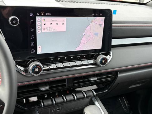 Used 2025 Chevrolet Colorado Z71 image 8