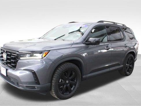 Used 2025 Honda Pilot Black Edition image 12