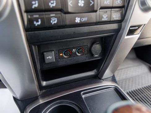 Used 2021 Toyota 4Runner Limited image 24