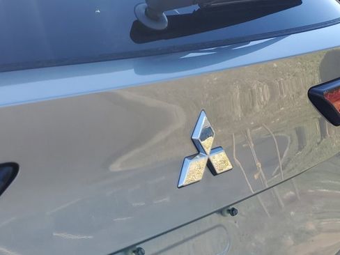 Used 2022 Mitsubishi Outlander SE image 12