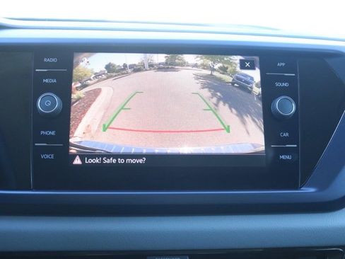 Used 2022 Volkswagen Taos SE image 28