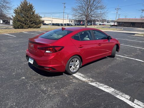 Used 2019 Hyundai Elantra SEL image 4