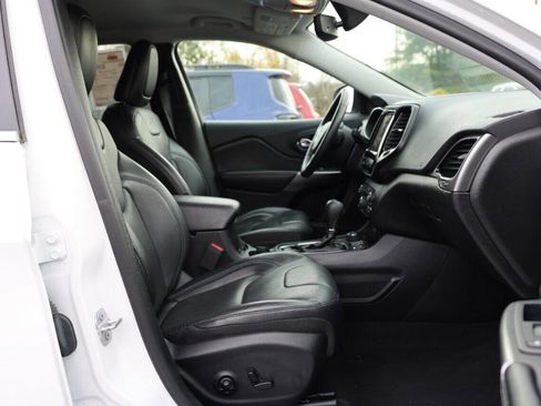 Used 2019 Jeep Cherokee Limited image 9