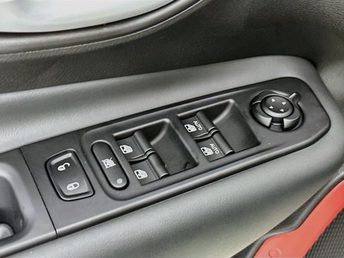 Used 2023 Jeep Renegade Trailhawk w/ Trailhawk Elite Group AWD/4WD image 18
