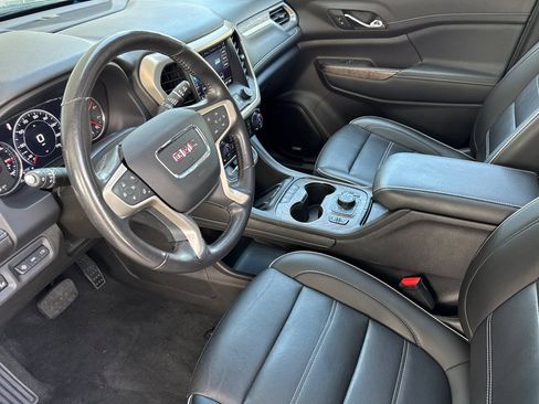 Used 2021 GMC Acadia Denali w/ Denali Ultimate Package AWD/4WD image 9