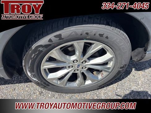 Used 2021 Ford Explorer Limited w/ Equipment Group 301A image 24