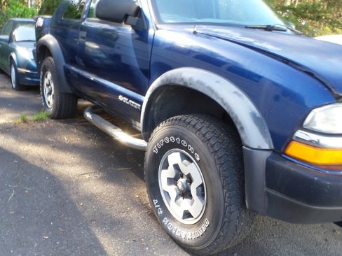 Used 2000 Chevrolet Blazer LS w/ LS Preferred Equipment Group image 5