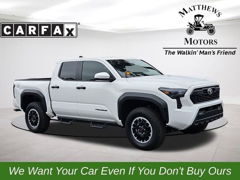 Used 2025 Toyota Tacoma TRD Off-Road image 1
