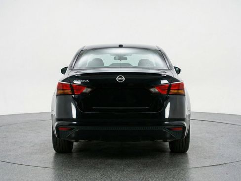 Used 2025 Nissan Altima 2.5 SV image 7