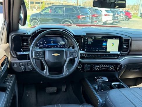 Used 2023 Chevrolet Silverado 1500 High Country w/ Z71 Off-Road Package AWD/4WD image 9