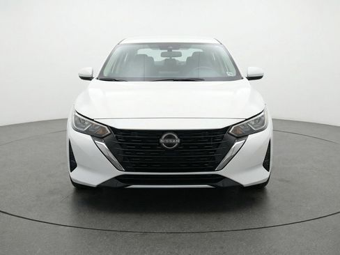 Used 2025 Nissan Sentra SV image 2