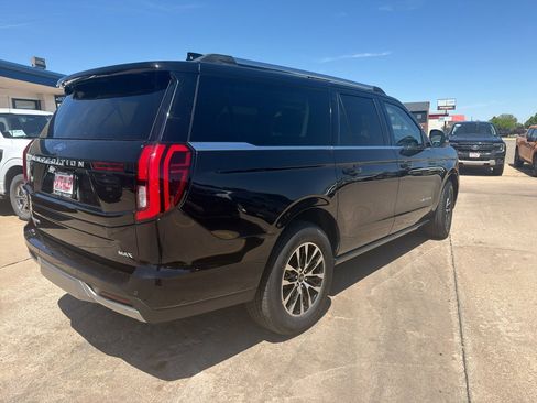 Used 2025 Ford Expedition Max Platinum AWD/4WD image 8