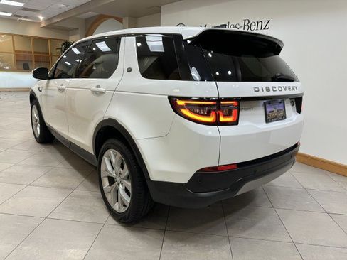 Used 2023 Land Rover Discovery Sport SE image 3