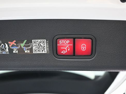 Used 2023 Mercedes-Benz GLC 300 image 13