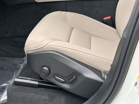 New 2026 Volvo XC90 B6 Plus w/ Protection Package Premier image 20