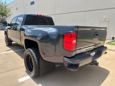 Used 2018 GMC Sierra 3500 Denali w/ Duramax Plus Package image 11