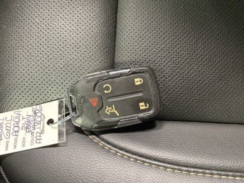Used 2021 GMC Acadia SLT w/ Elevation Edition AWD/4WD image 34