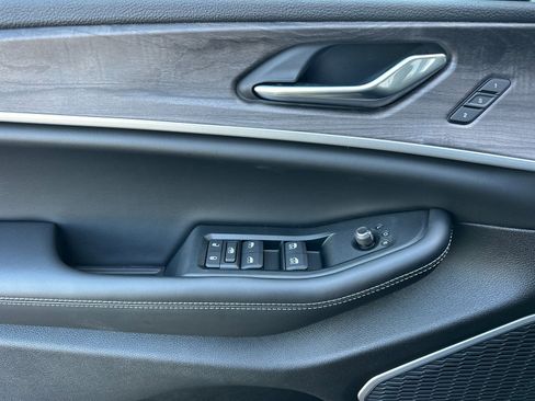 New 2026 Jeep Grand Cherokee L Limited AWD/4WD image 10
