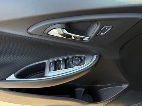 Used 2025 Chevrolet Malibu RS image 19