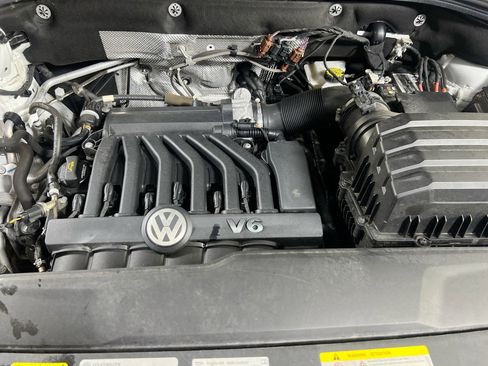 Used 2023 Volkswagen Atlas SEL R-Line image 32