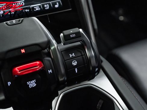 Used 2022 Lamborghini Urus AWD/4WD image 50