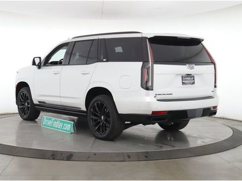 Used 2024 Cadillac Escalade Sport Platinum w/ LPO, ONYX Package AWD/4WD image 8