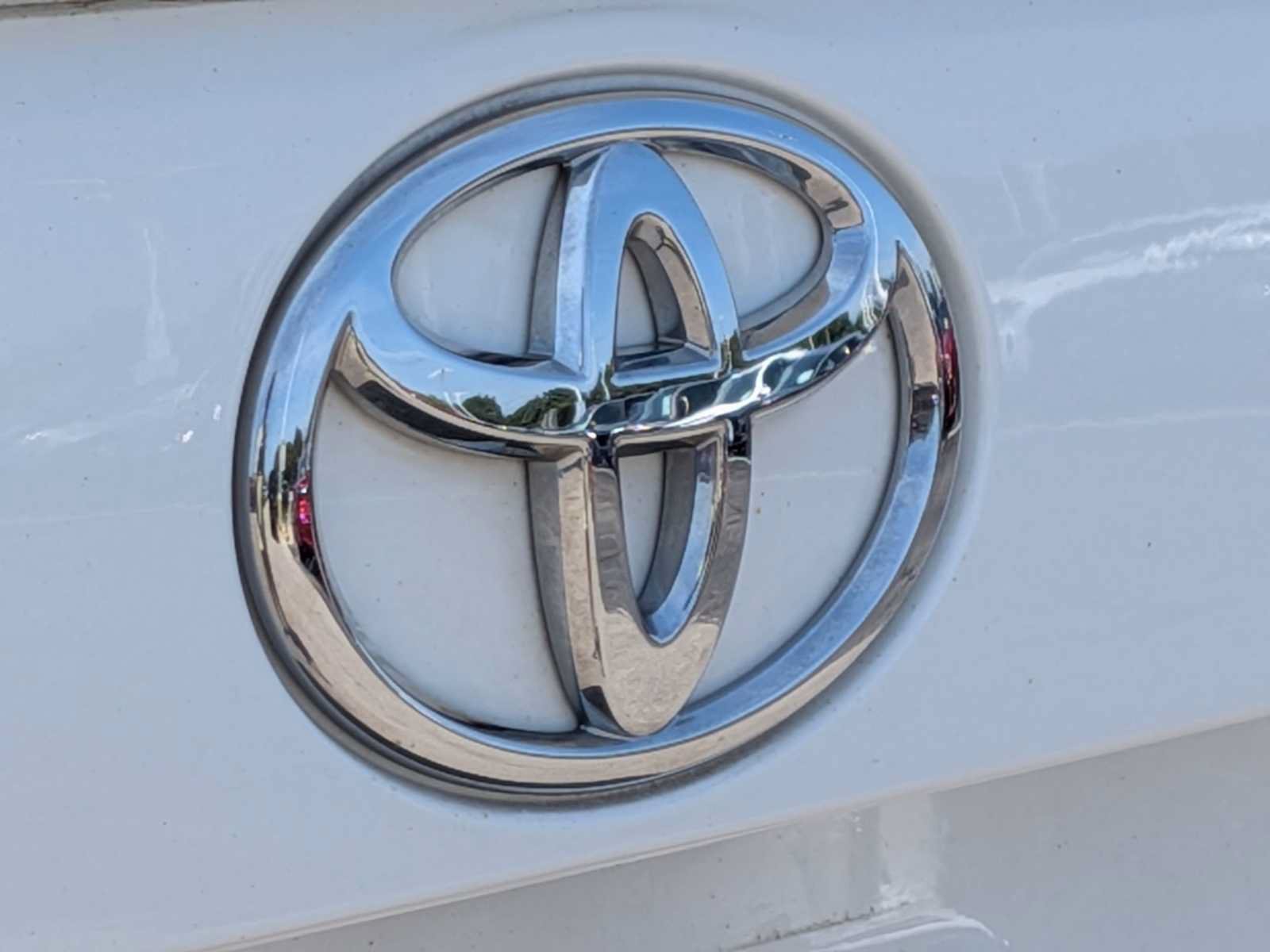 Used 2023 Toyota RAV4 XLE AWD/4WD image 12