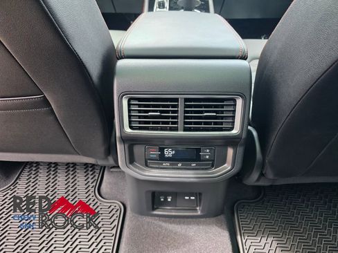 Used 2025 Volkswagen Atlas Peak Edition SE AWD/4WD image 19