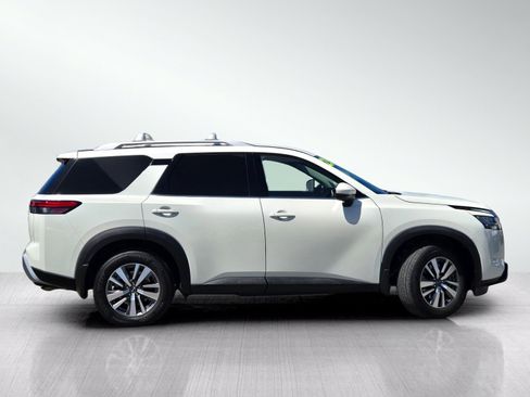 Used 2023 Nissan Pathfinder SL FWD image 3