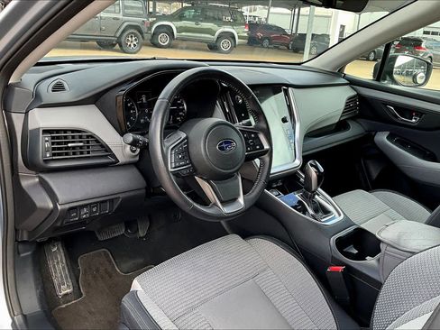 Used 2023 Subaru Outback Premium image 17