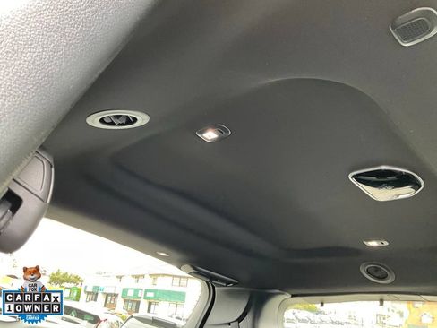 Used 2023 Chrysler Pacifica Limited w/ Uconnect Theater Family Group FWD image 61