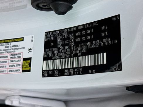 Used 2025 Toyota Corolla Cross XLE w/ Convenience Package FWD image 31