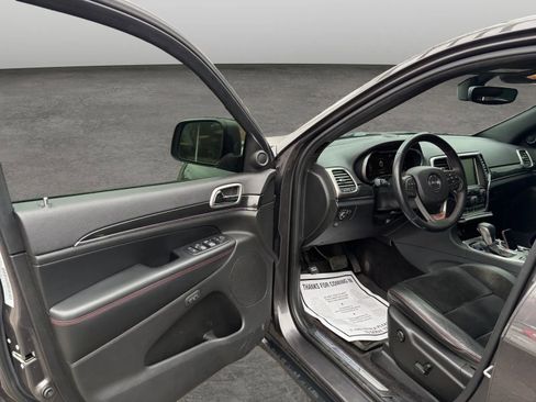 Used 2017 Jeep Grand Cherokee Trailhawk image 9