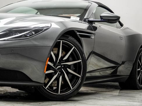 Used 2019 Aston Martin DB11 Volante image 7