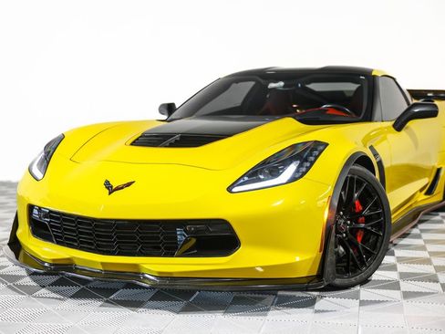 Used 2016 Chevrolet Corvette Z06 w/ 3LZ Preferred Equipment Group RWD image 12