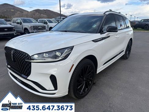 Used 2025 Lincoln Aviator Reserve w/ Equipment Group 201A image 1