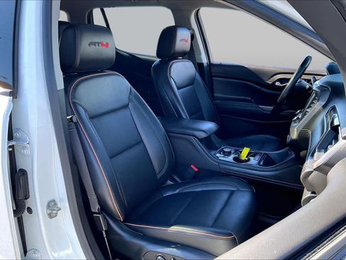 Used 2022 GMC Acadia AT4 w/ Technology Package AWD/4WD image 9