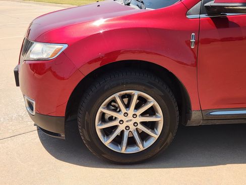 Used 2013 Lincoln MKX AWD image 9