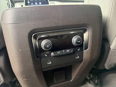 Used 2022 Chevrolet Tahoe LT w/ Luxury Package RWD image 24
