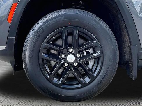 Used 2023 Jeep Grand Cherokee L Laredo w/ MOPAR Finishing Package AWD/4WD image 24