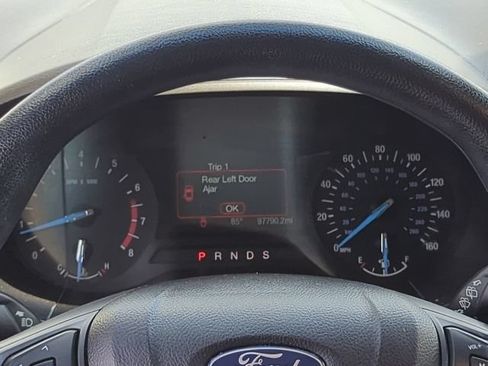 Used 2020 Ford Edge SE FWD image 9