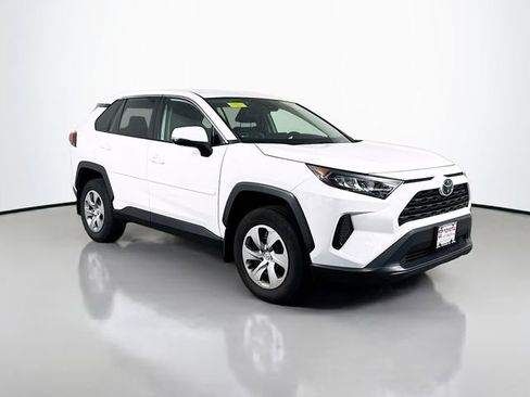 Used 2022 Toyota RAV4 LE AWD/4WD image 8