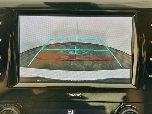 Used 2020 Toyota Camry SE FWD image 21