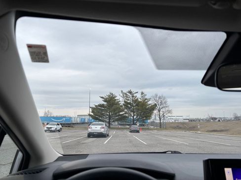 Used 2025 Toyota Corolla LE image 33