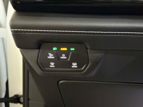 Certified 2024 Volkswagen Atlas SE image 29