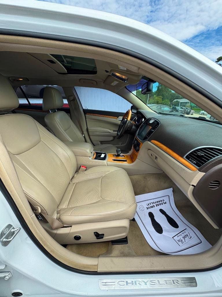 Used 2014 Chrysler 300 C AWD/4WD image 29