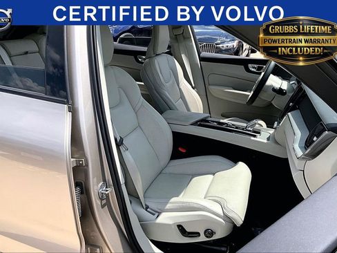 Used 2025 Volvo XC60 B5 Ultra AWD/4WD image 8
